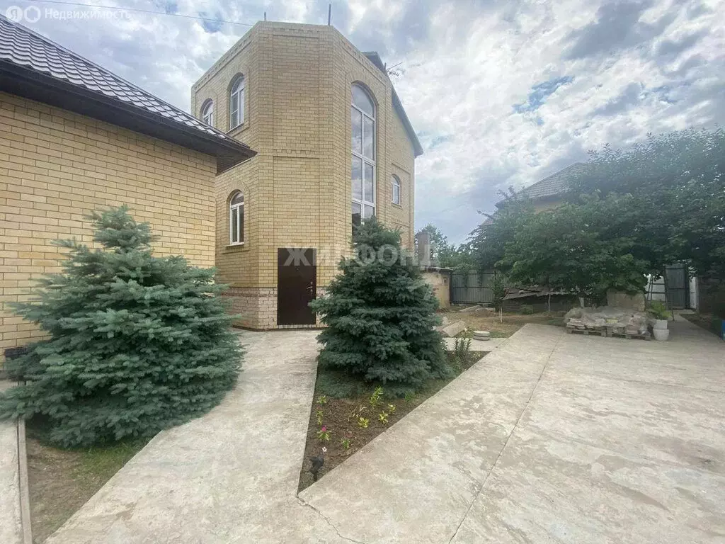 Дом в Астрахань, улица Маркина, 6А/32 (300 м) - Фото 0