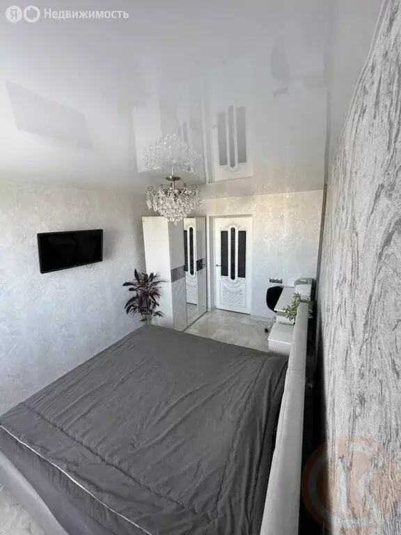 3-комнатная квартира: Крымская Роза, Октябрьская улица, 5 (76 м) - Фото 1