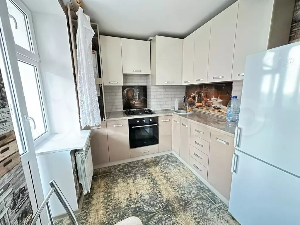 1-к. квартира, 40м, 2/5эт. - Фото 0