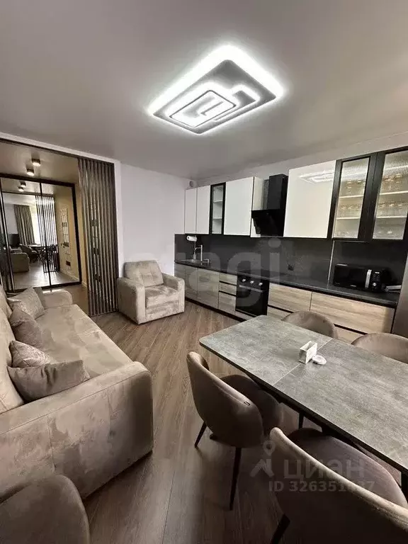 2-к кв. Иркутская область, Иркутск Байкальская ул., 424 (67.6 м) - Фото 1