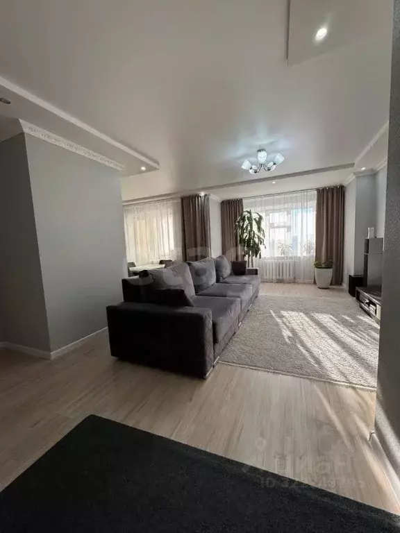 3-к кв. Ханты-Мансийский АО, Сургут Югорская ул., 1 (110.0 м) - Фото 1