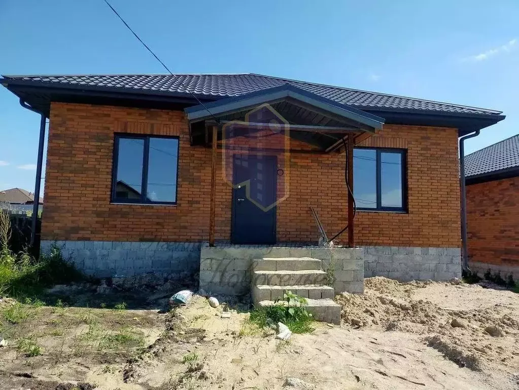 Коттедж в Белгородская область, Старооскольский городской округ, с. ... - Фото 1
