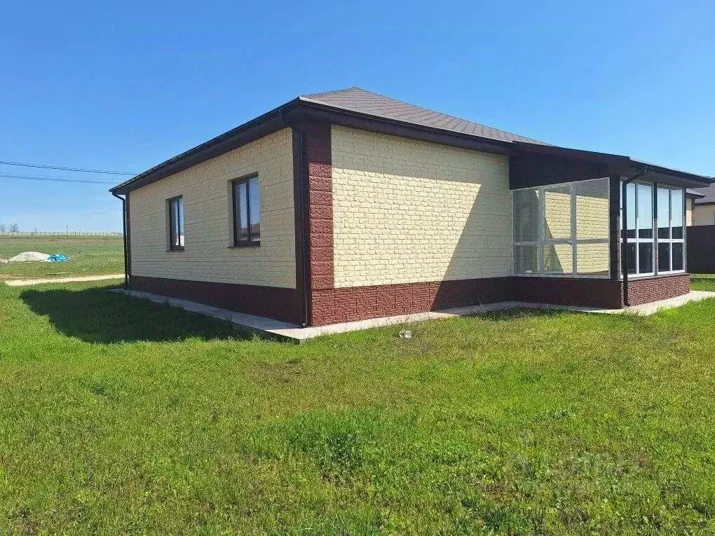 Дом в Крым, Симферопольский район, Чистенское с/пос, с. Новозбурьевка ... - Фото 1