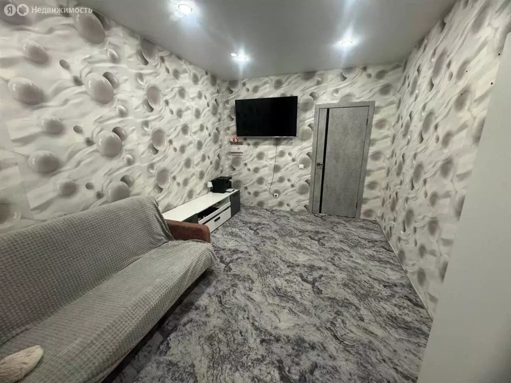 1-комнатная квартира: Гатчина, улица Чехова, 43 (38 м) - Фото 1