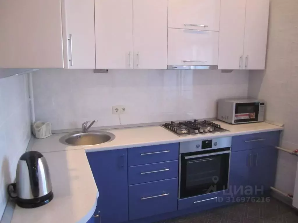 3-к кв. Волгоградская область, Волгоград ул. Гагарина, 16 (77.0 м) - Фото 1