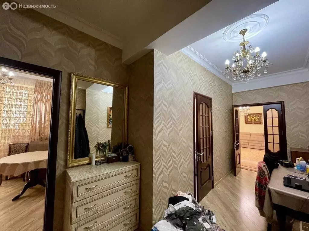 2-комнатная квартира: Махачкала, проспект Имама Шамиля, 101Е (90 м) - Фото 0