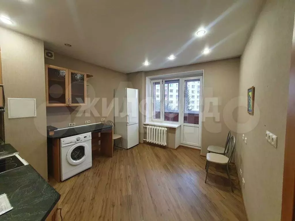 2-к. квартира, 63 м, 3/9 эт. - Фото 0