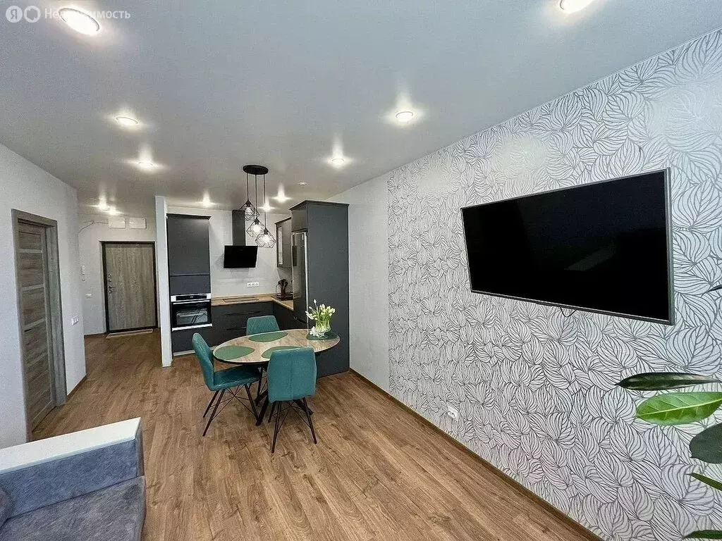 1-комнатная квартира: Тюмень, улица Ю.-Р.Г. Эрвье, 38 (50 м) - Фото 0