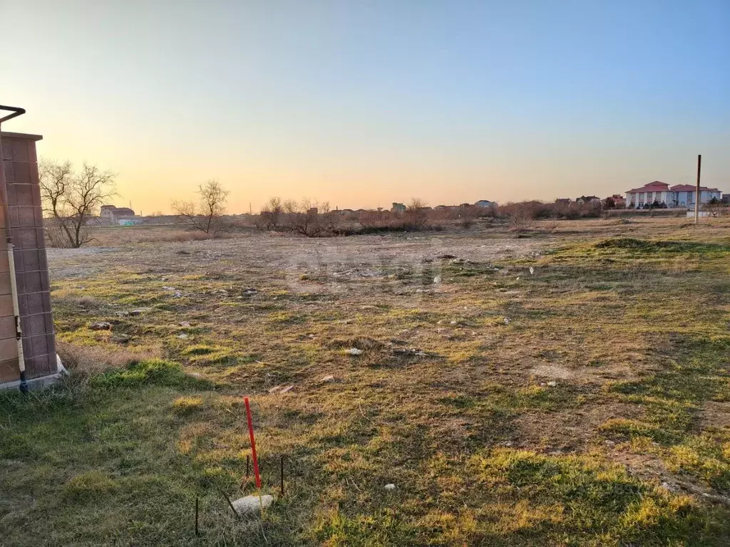 Участок в Крым, Евпатория городской округ, Заозерное пгт ул. Чкалова, ... - Фото 1