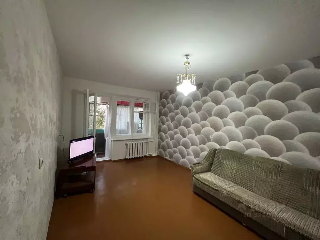 2-к кв. Волгоградская область, Волгоград ул. Кирова, 133 (46.0 м) - Фото 0