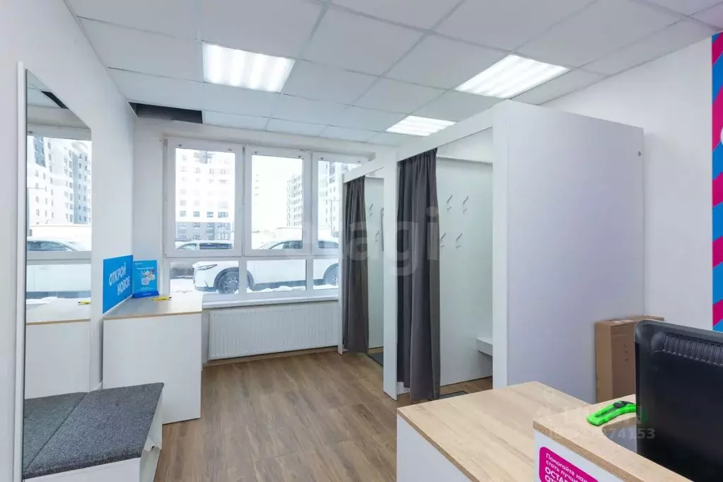 Помещение свободного назначения в Тюменская область, Тюмень ул. Павла ... - Фото 1