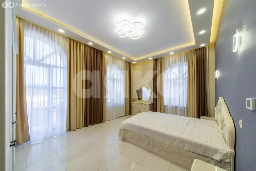 Дом в деревня Грибки, улица 5-я Линия, 1 (200 м) - Фото 1