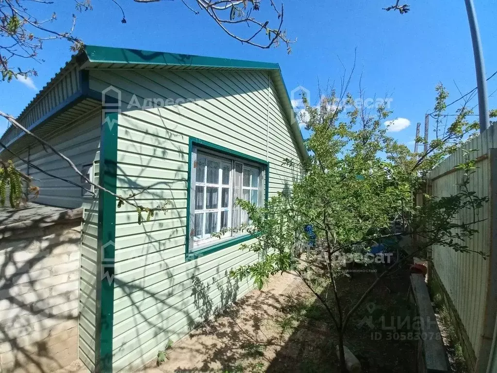 Дом в Волгоградская область, Волжский Изобилие СНТ, ул. Набережная (50 ... - Фото 1