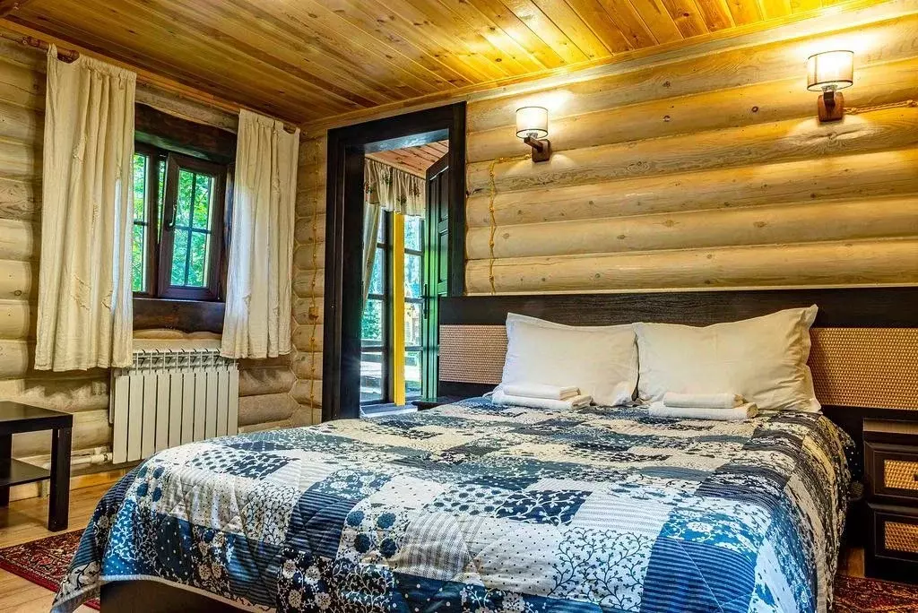 Дом в Алтай, Чемальский район, пос. Усть-Сема ул. Трактовая, 23 (35 м) - Фото 1