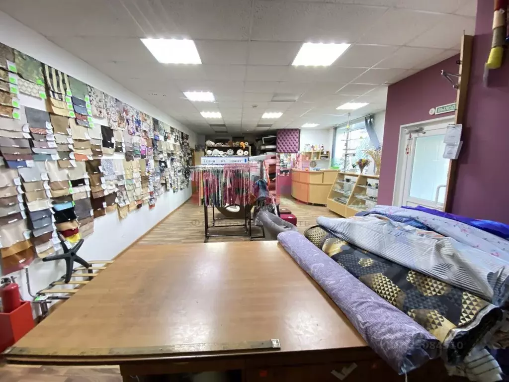 Торговая площадь в Курганская область, Курган ул. Куйбышева, 142А (163 ... - Фото 2