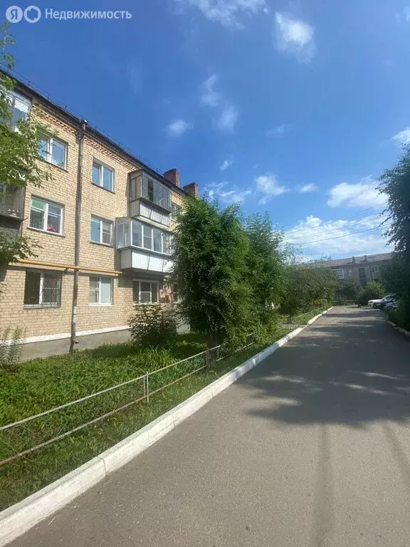2-комнатная квартира: Еманжелинск, улица Ленина, 11 (42.8 м) - Фото 1