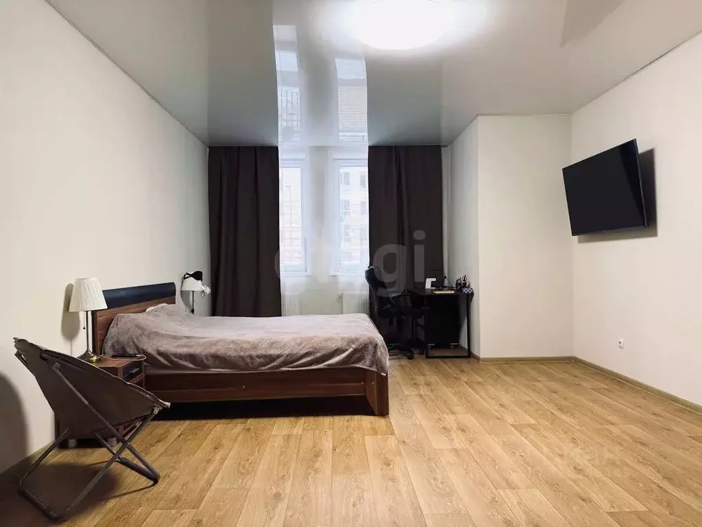 2-к кв. Свердловская область, Екатеринбург ул. Счастливая, 4 (76.3 м) - Фото 1