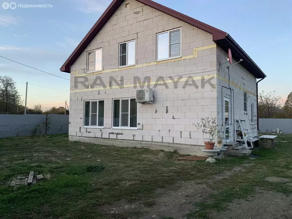 Дом в Майкоп, Пихтовая улица (170 м) - Фото 1