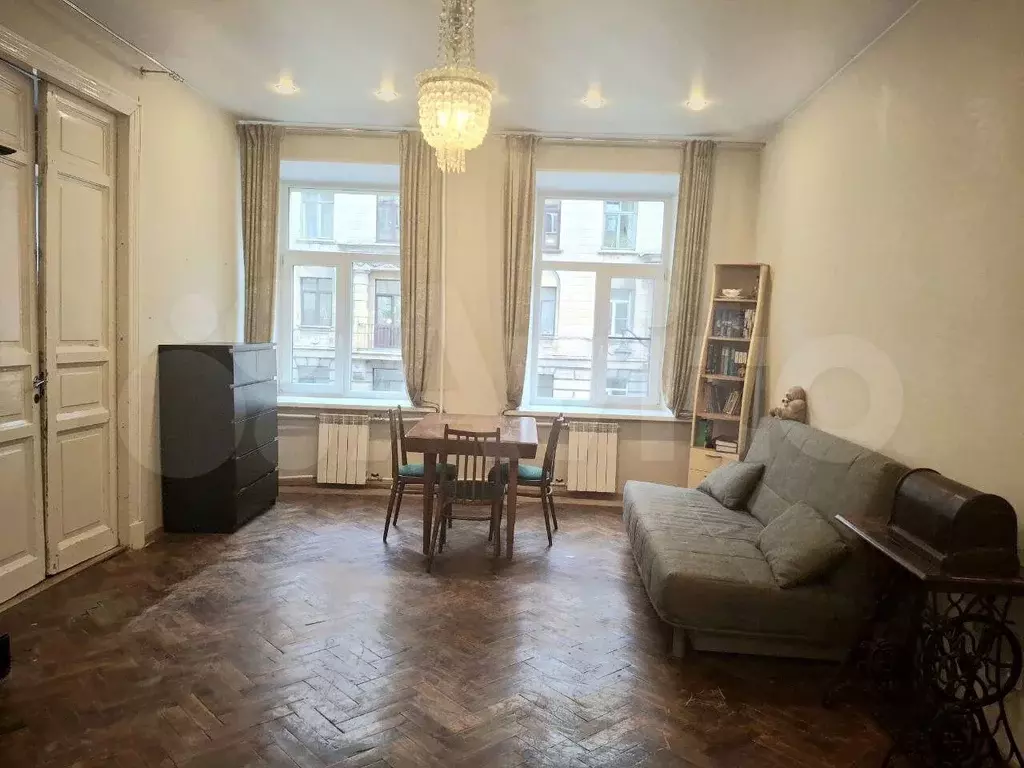 Комната 42,4 м в 8-к., 3/6 эт. - Фото 1