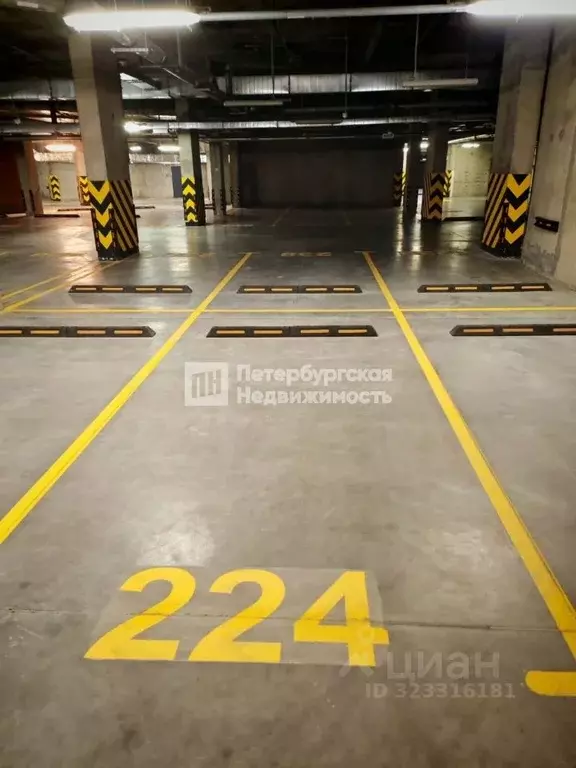 Гараж в Санкт-Петербург Ремесленная ул., 15 (12 м) - Фото 1