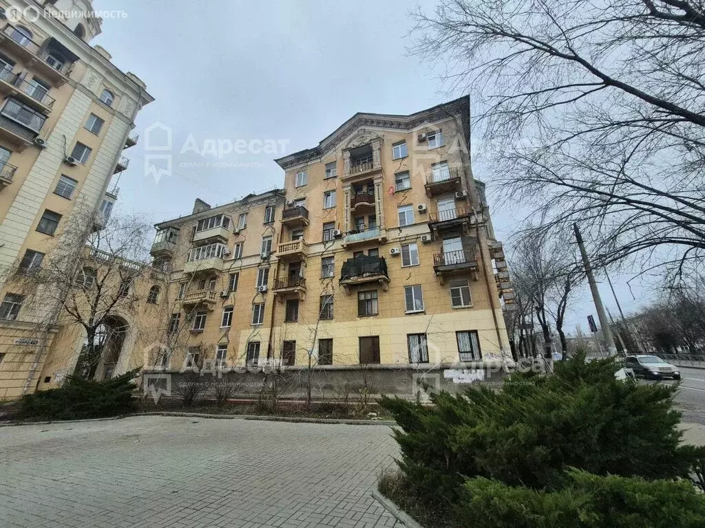 3-комнатная квартира: Волгоград, проспект Металлургов, 1 (68 м) - Фото 1