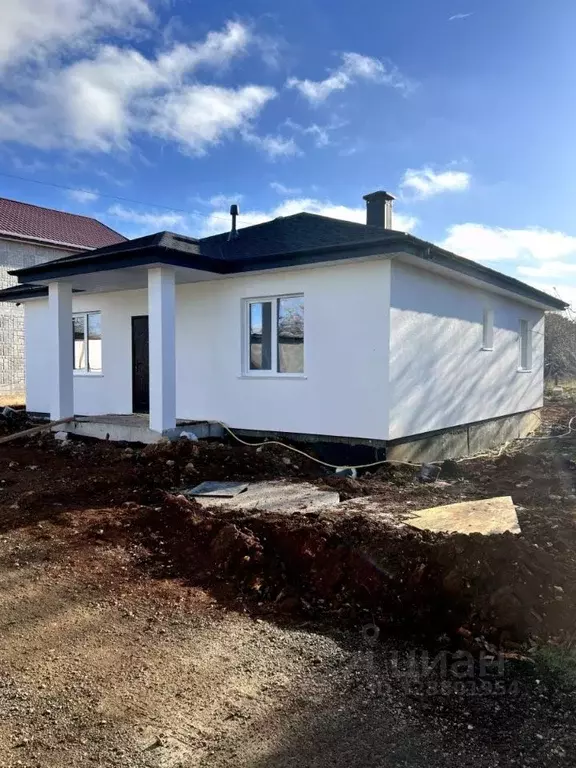 Дом в Крым, Симферопольский район, Добровское с/пос, с. Заречное ул. ... - Фото 1