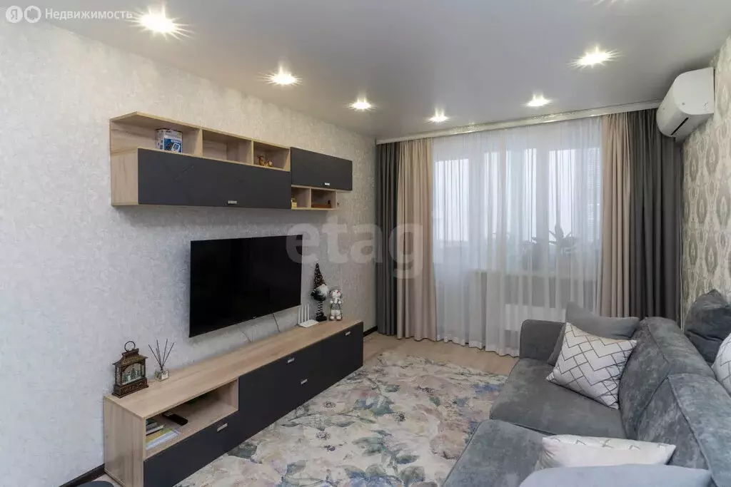 2-комнатная квартира: Тюмень, улица Мельникайте, 135 (50.7 м) - Фото 1