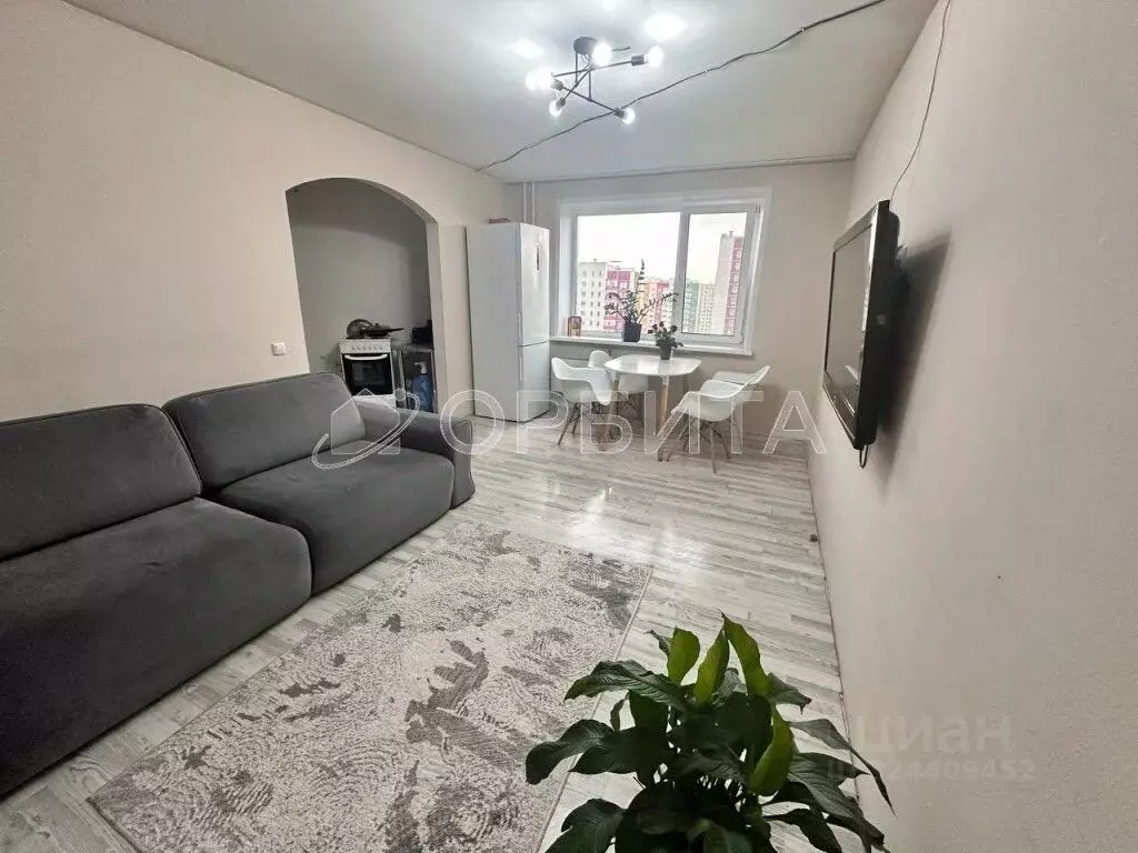 2-к кв. Тюменская область, Тюмень ул. Павла Шарова, 1к1 (82.9 м) - Фото 1