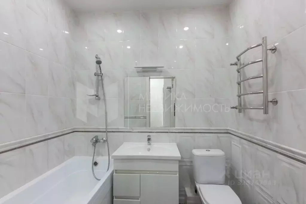 1-к кв. Тюменская область, Тюмень ул. Дмитрия Менделеева, 7 (48.9 м) - Фото 1