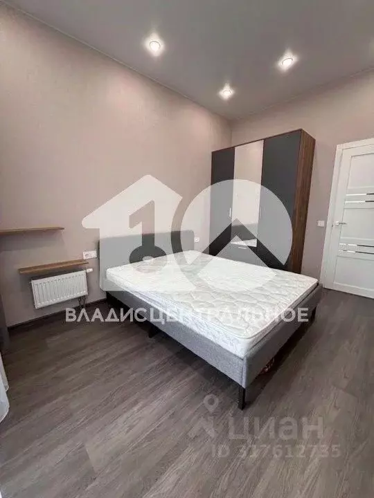 2-к кв. Новосибирская область, Новосибирск ул. Ясный Берег, 12 (43.0 ... - Фото 0