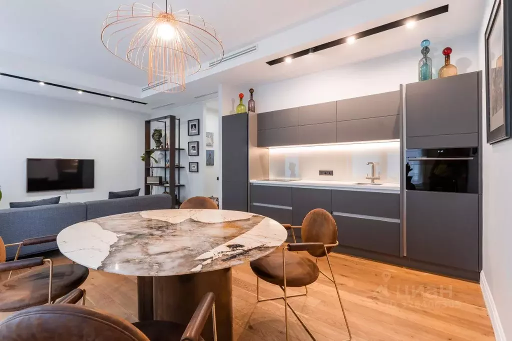 2-к кв. Санкт-Петербург 27-я Васильевского острова линия, 16Б (70.6 м) - Фото 0