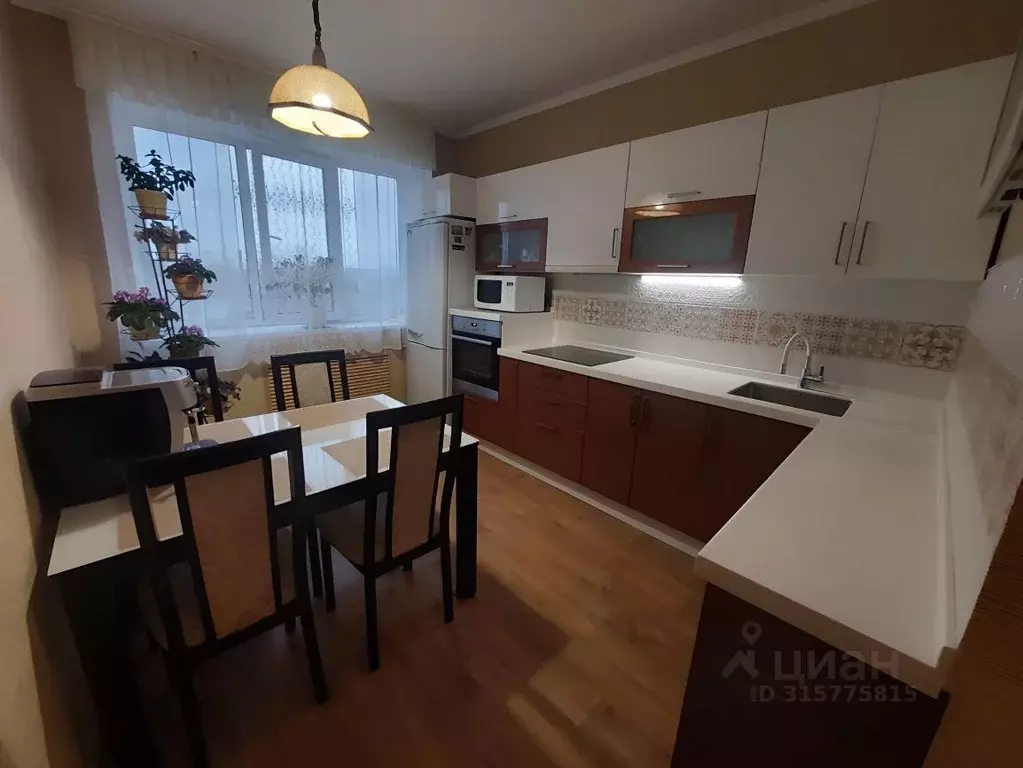 1-к кв. Самарская область, Тольятти Ярославская ул., 10 (39.3 м) - Фото 0
