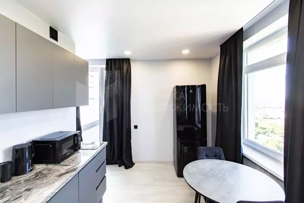 Студия Тюменская область, Тюмень Харьковская ул., 74 (54.0 м) - Фото 1