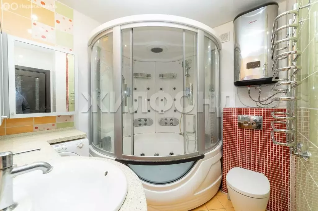 3-комнатная квартира: Архангельск, исторический район Соломбала, улица ... - Фото 1