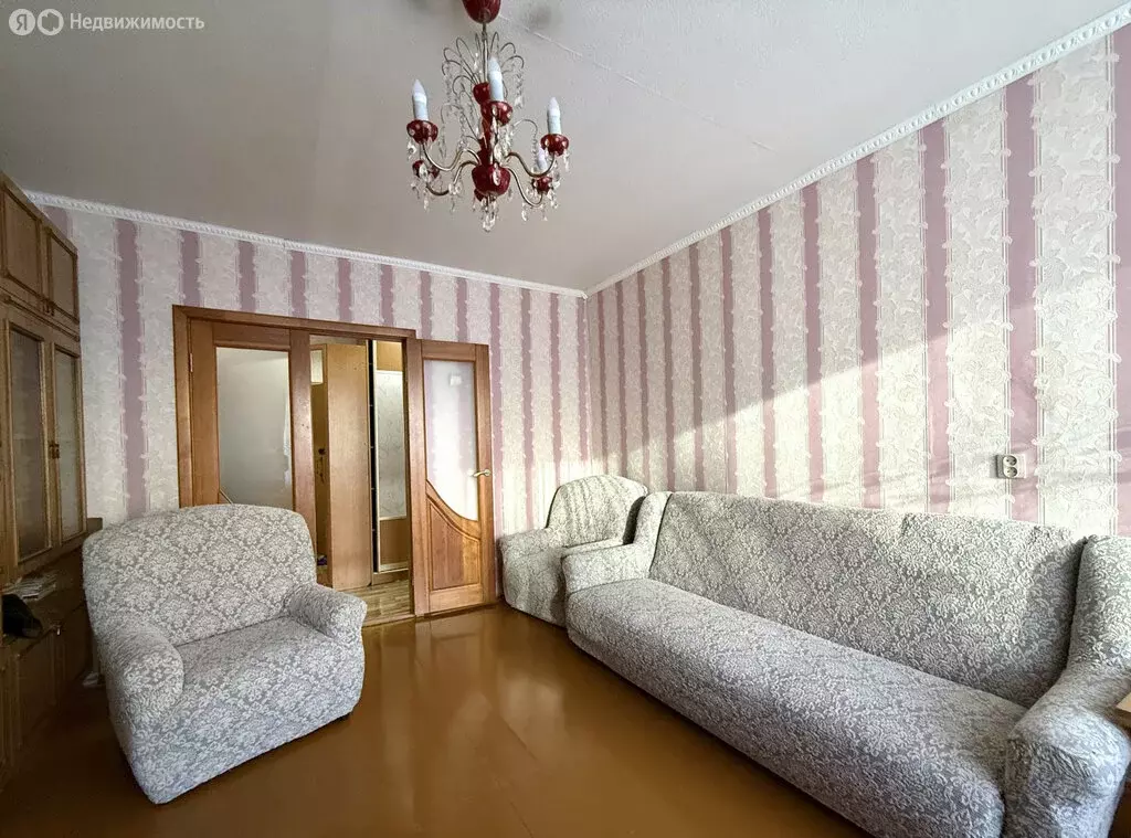 3-комнатная квартира: Киров, улица Сурикова, 41 (60.3 м) - Фото 1