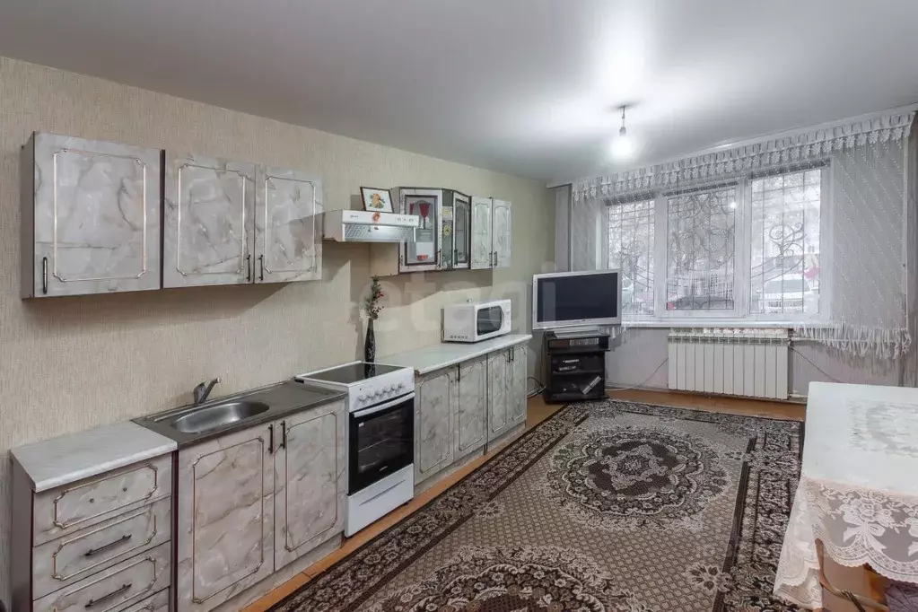 3-к кв. Алтайский край, Барнаул Докучаево мкр, ул. Шукшина, 8 (65.6 м) - Фото 1