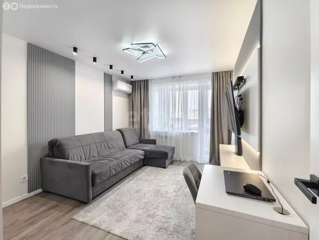 2-комнатная квартира: Тюмень, улица Газовиков, 6 (46.7 м) - Фото 1