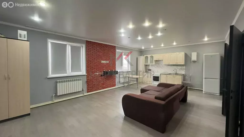 Дом в Республика Хакасия, рабочий посёлок Усть-Абакан, улица ... - Фото 1