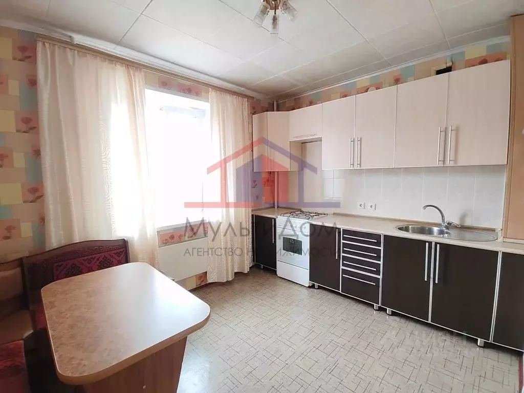 2-к кв. Белгородская область, Губкин Севастопольская ул., 57А (55.8 м) - Фото 1