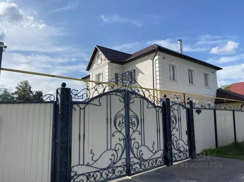 Коттедж в Курганская область, Курган Садовая ул. (250 м) - Фото 0