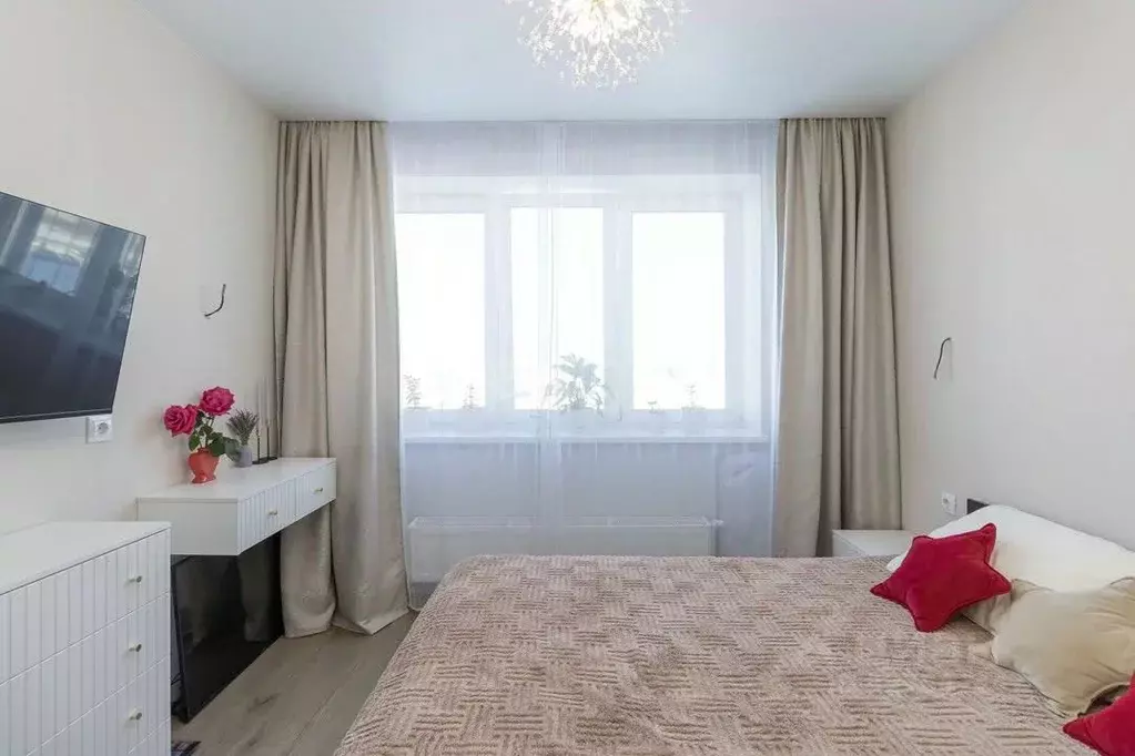 2-к кв. Тюменская область, Тюмень ул. Новоселов, 103 (67.2 м) - Фото 1