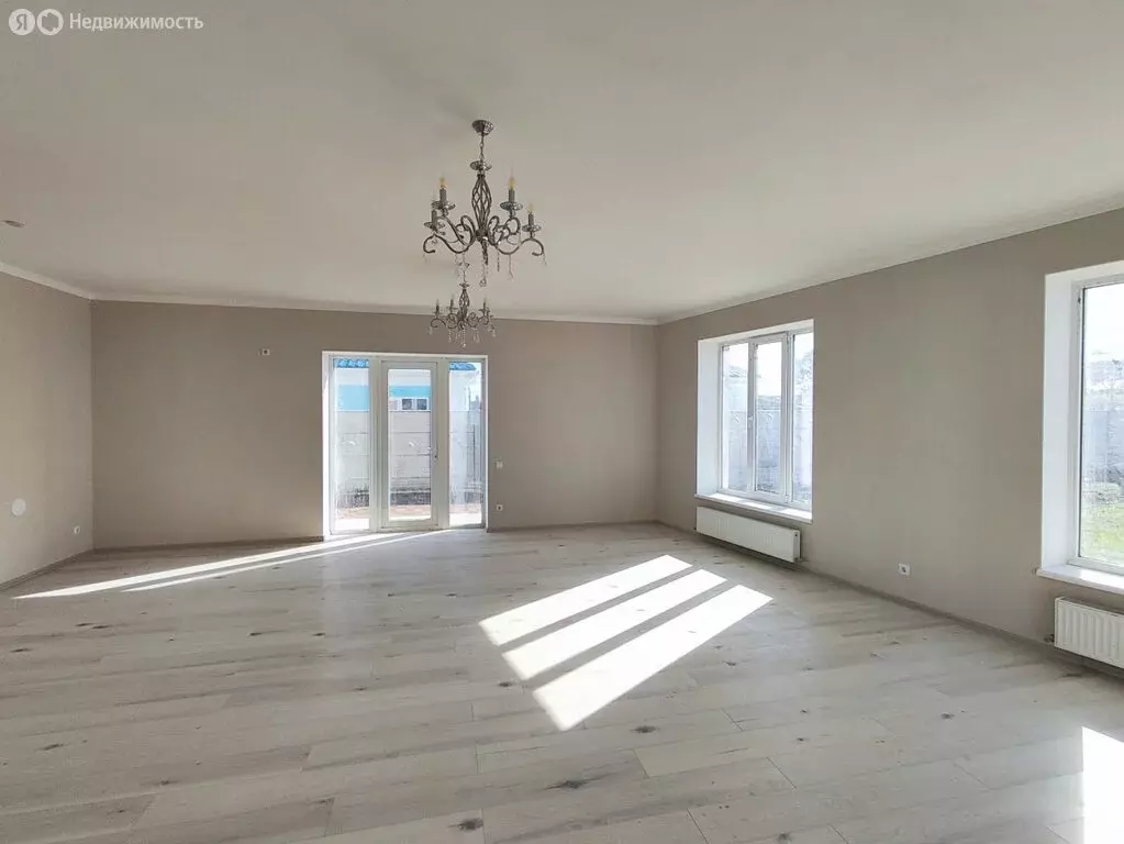 Дом в Заозёрное, улица Аллея Дружбы (137.5 м) - Фото 1