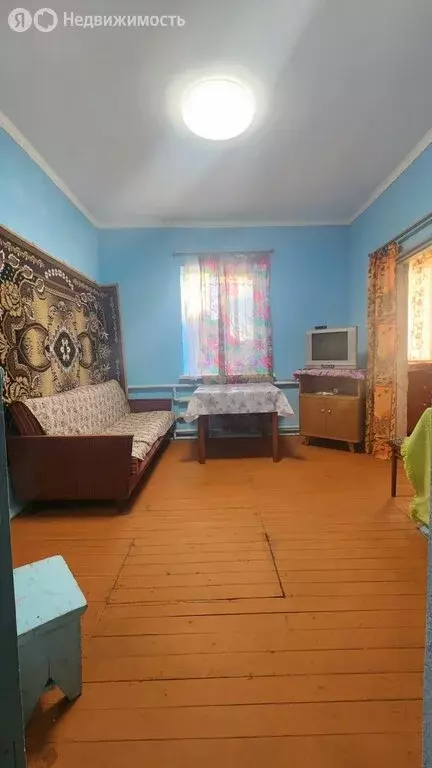 Дом в Петровское сельское поселение, село Известковое, улица Гагарина, ... - Фото 1