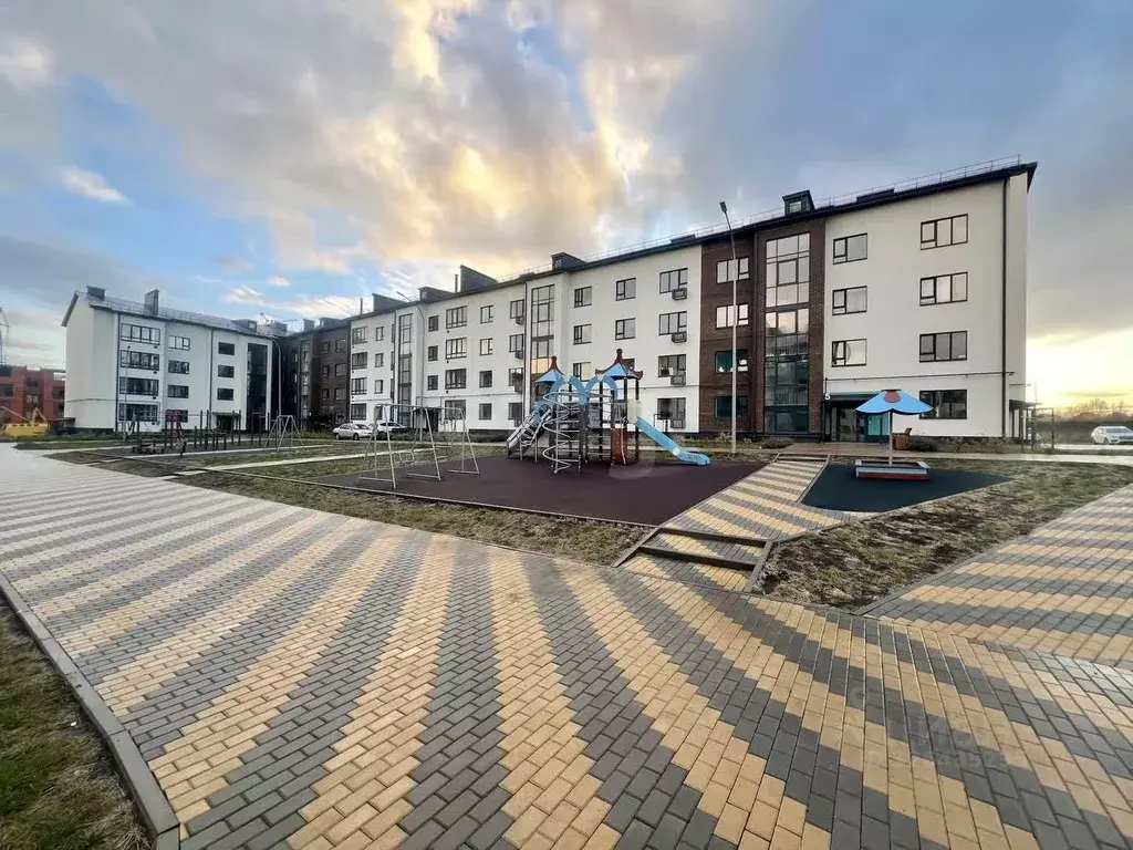 2-к кв. Белгородская область, Губкин ул. Анатолия Кретова, 9А (67.4 м) - Фото 0