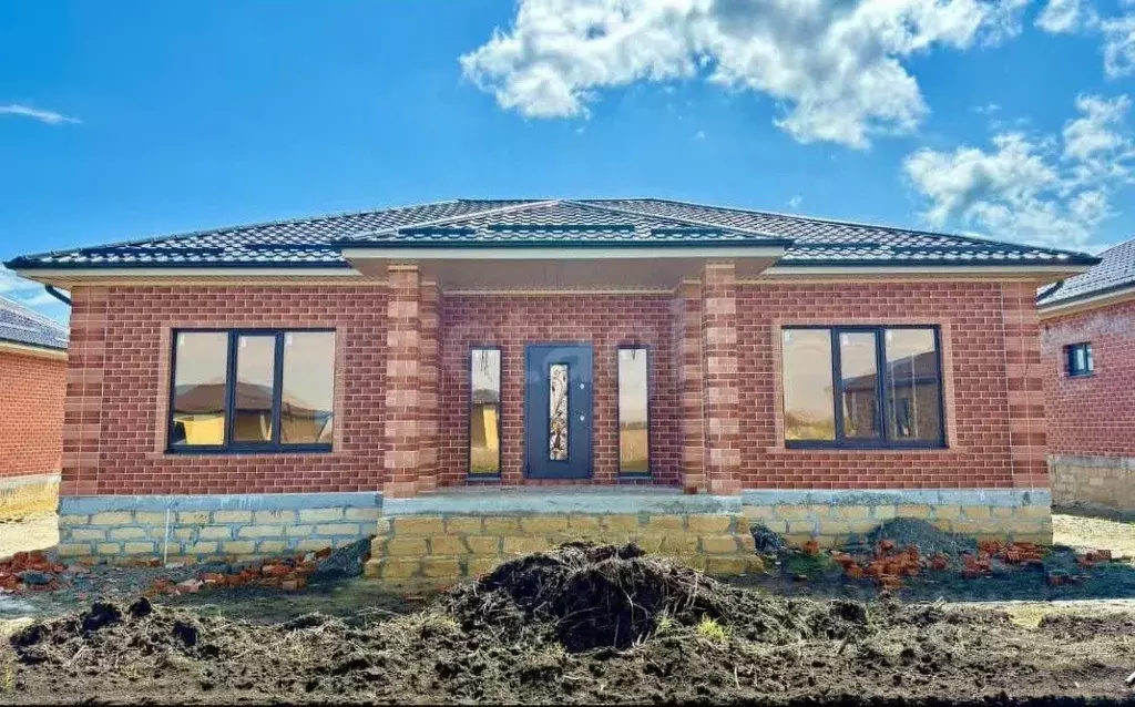 Дом в Ставропольский край, Михайловск Шпаковский район, ул. Андрея ... - Фото 0