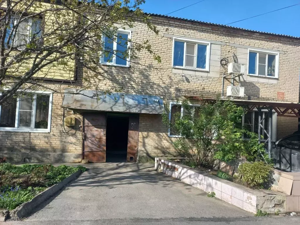 3-к кв. Ростовская область, пос. Зимовники ул. Ленина, 224Б (71.4 м) - Фото 1