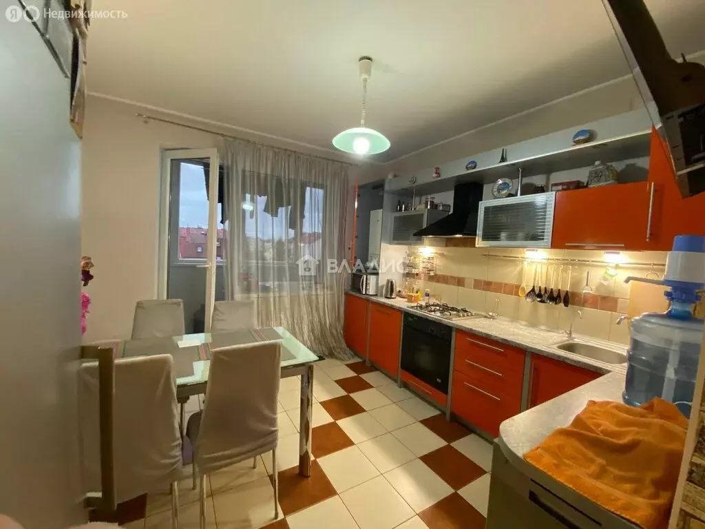 2-комнатная квартира: Калининград, улица Виктора Гакуна, 10 (59.6 м) - Фото 1
