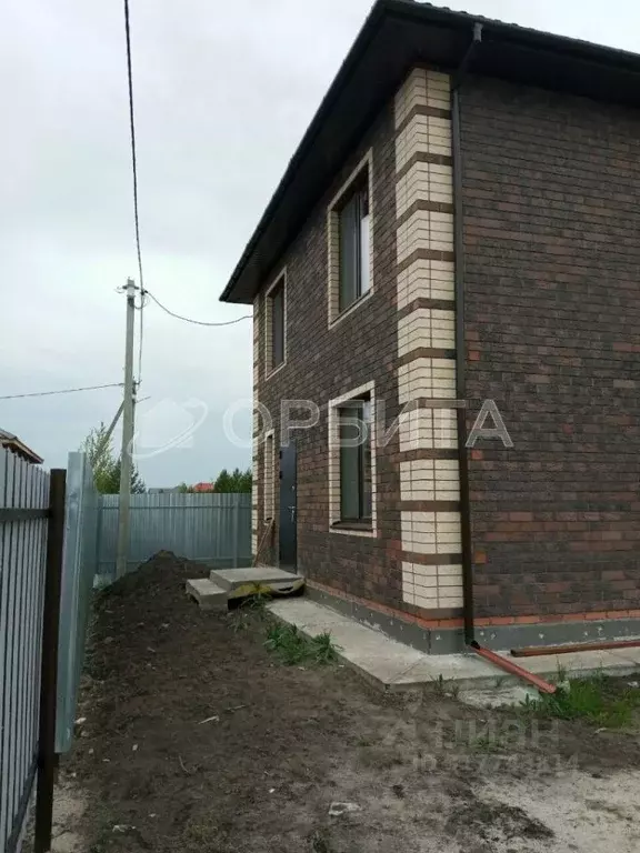 Дом в Тюменская область, Тюменский район, д. Ушакова бул. Центральный ... - Фото 1