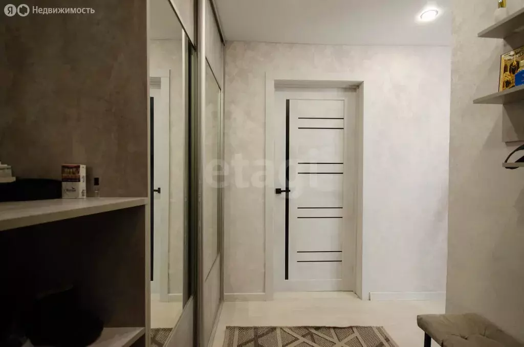 3-комнатная квартира: Заводоуковск, 2-я улица Сокольники, 8А (80 м) - Фото 1