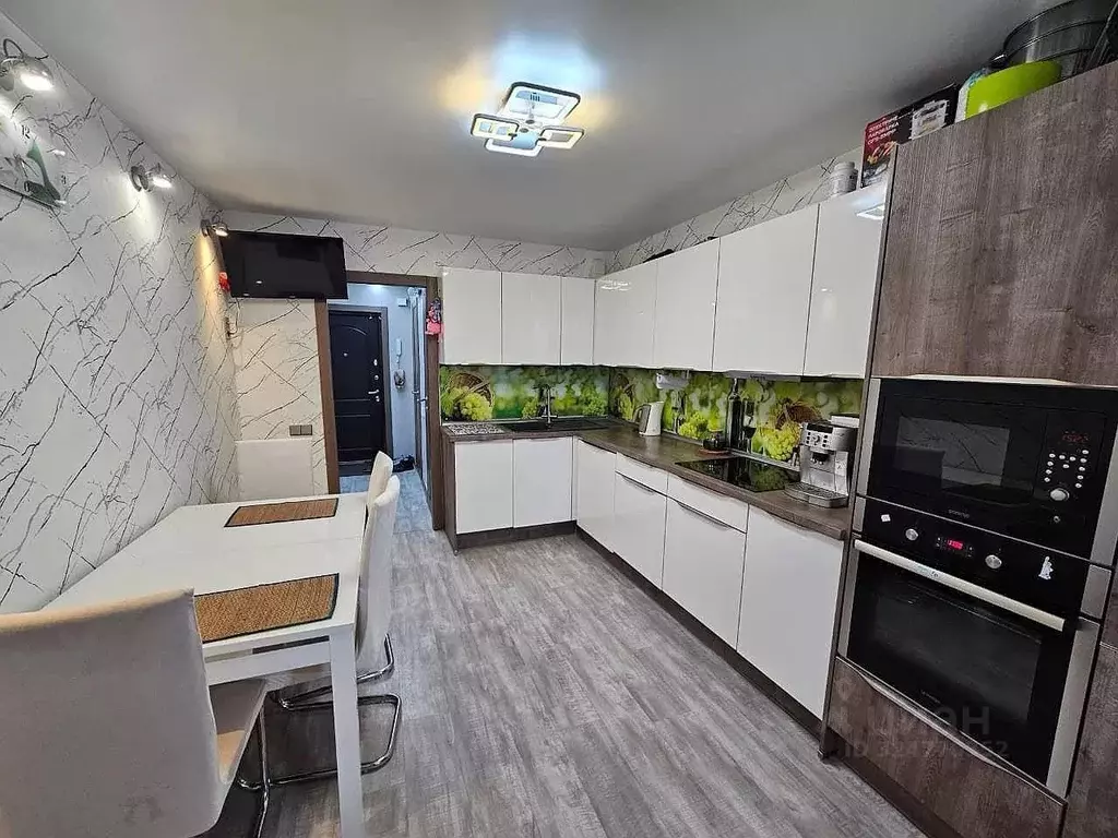 2-к кв. Тюменская область, Тюмень ул. Энергетиков, 53к3 (73.8 м) - Фото 2